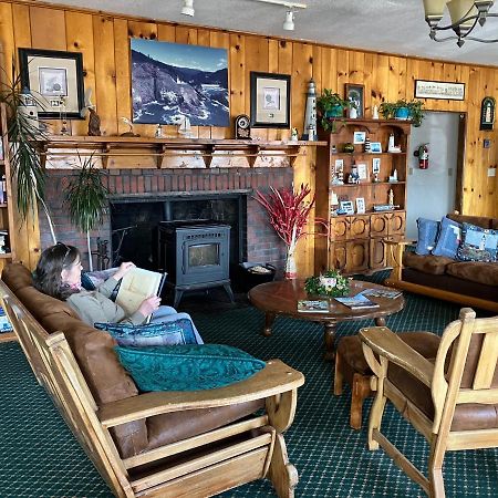 Lighthouse Inn Флорънс Екстериор снимка