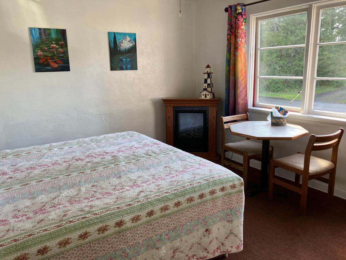 Lighthouse Inn Флорънс Екстериор снимка