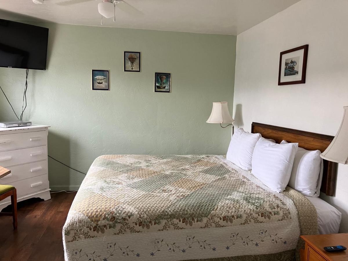 Lighthouse Inn Флорънс Екстериор снимка