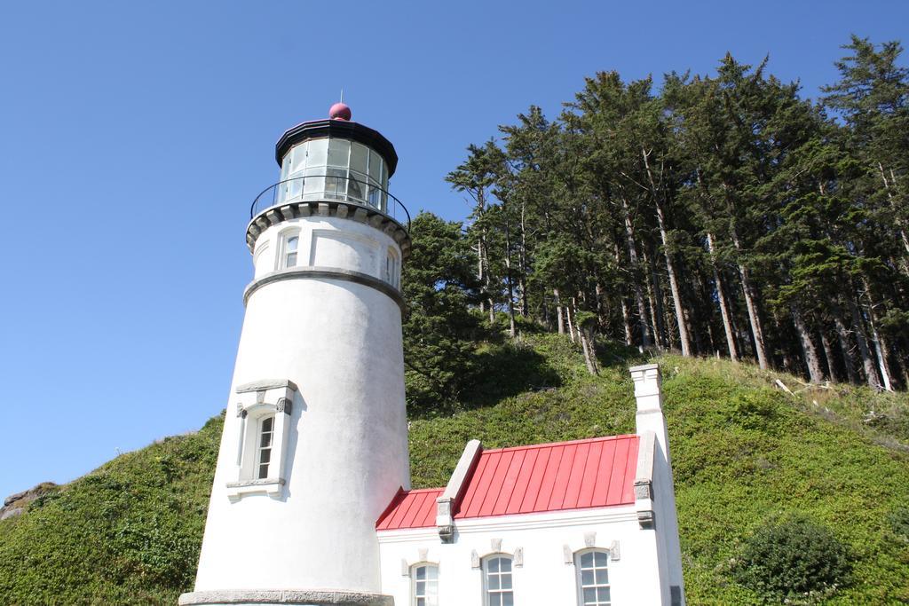 Lighthouse Inn Флорънс Екстериор снимка