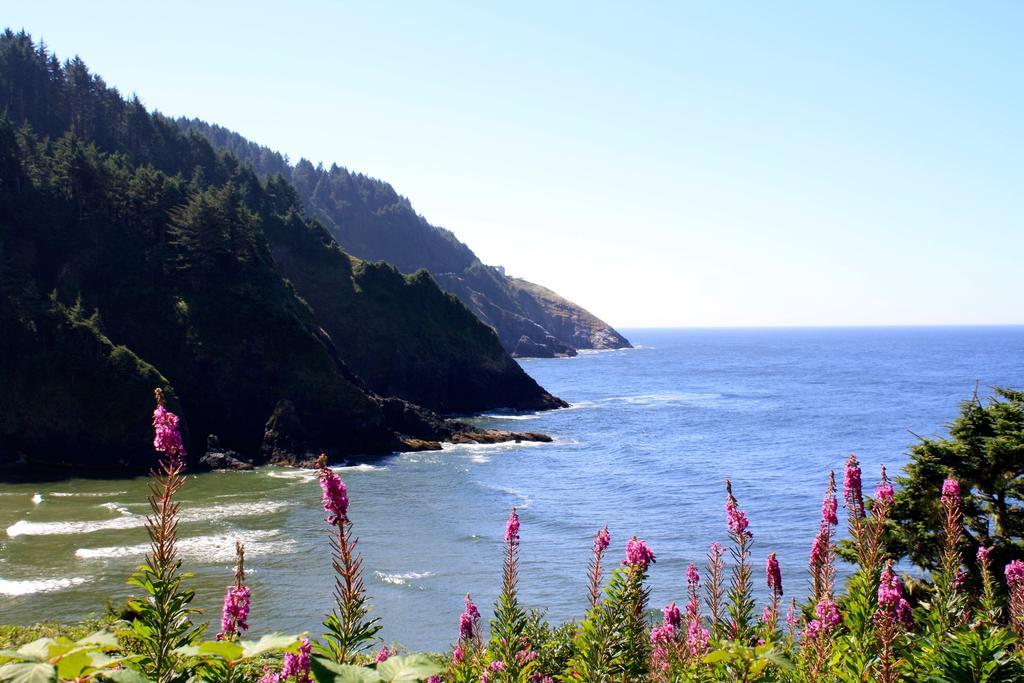 Lighthouse Inn Флорънс Екстериор снимка