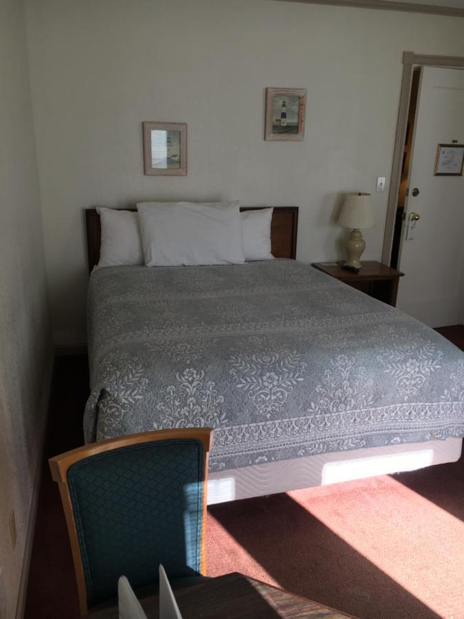Lighthouse Inn Флорънс Екстериор снимка